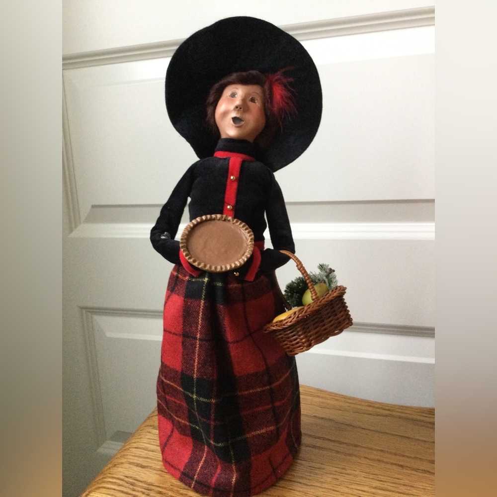 Byers’ Choice Caroler